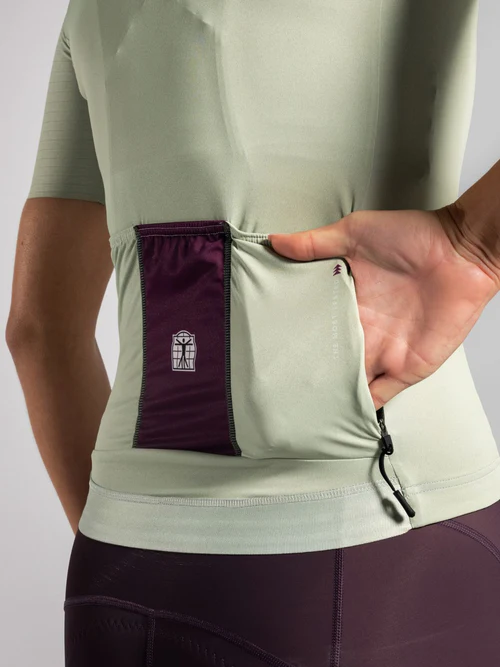 Back Pockets Pistachio Milk Women