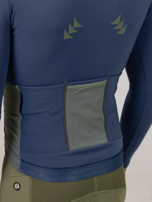 Gravel Jackets Nordic Blue Back Pockets