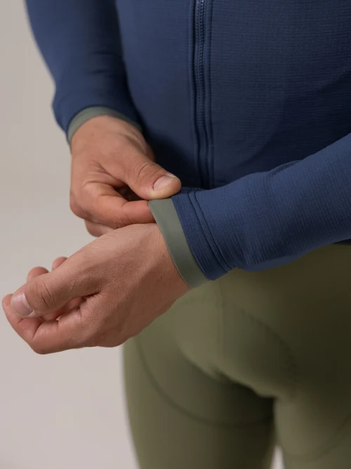 Gravel Jackets Nordic Blue Snug Fitting Cuffs